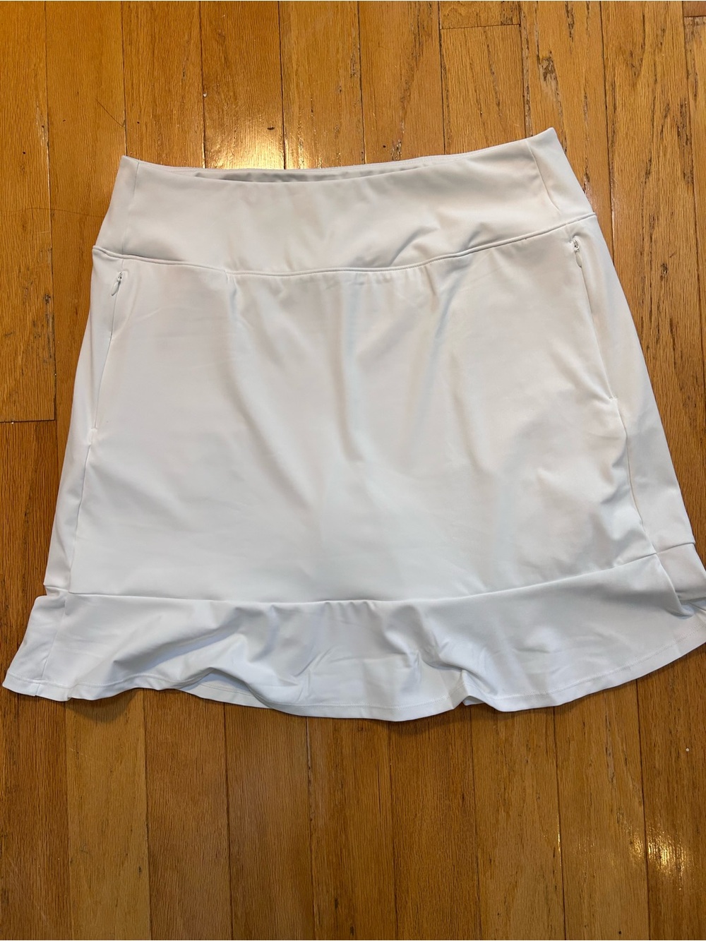 Women’s White Ruffle Hem Athletic/Tennis Skort
